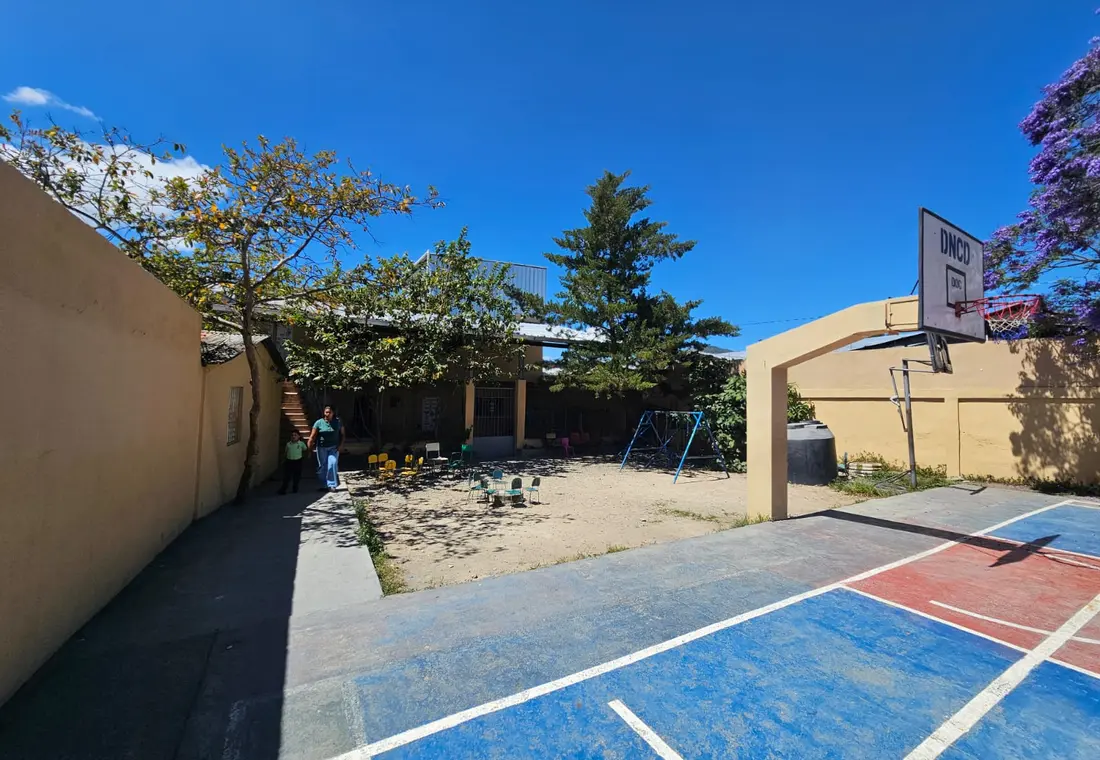 Cancha deportiva del Colegio Divino Niño